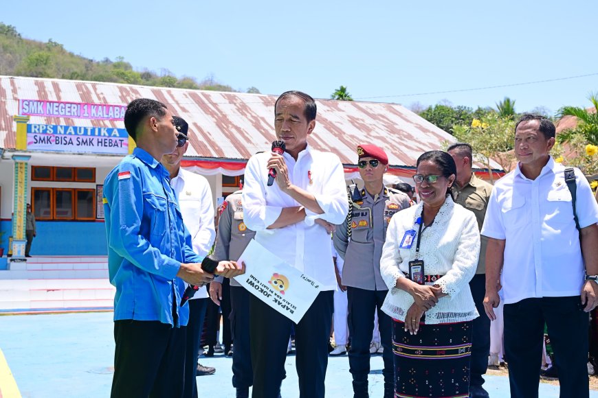 Presiden Jokowi Tinjau Fasilitas SMK Negeri 1 Kalabahi, P dan Dialog dengan Siswa