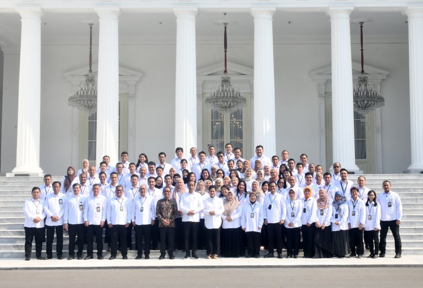 Jelang Purnatugas, Presiden Jokowi dan Ibu Iriana Pamitan dengan Keluarga Besar Istan dan Jurnalis