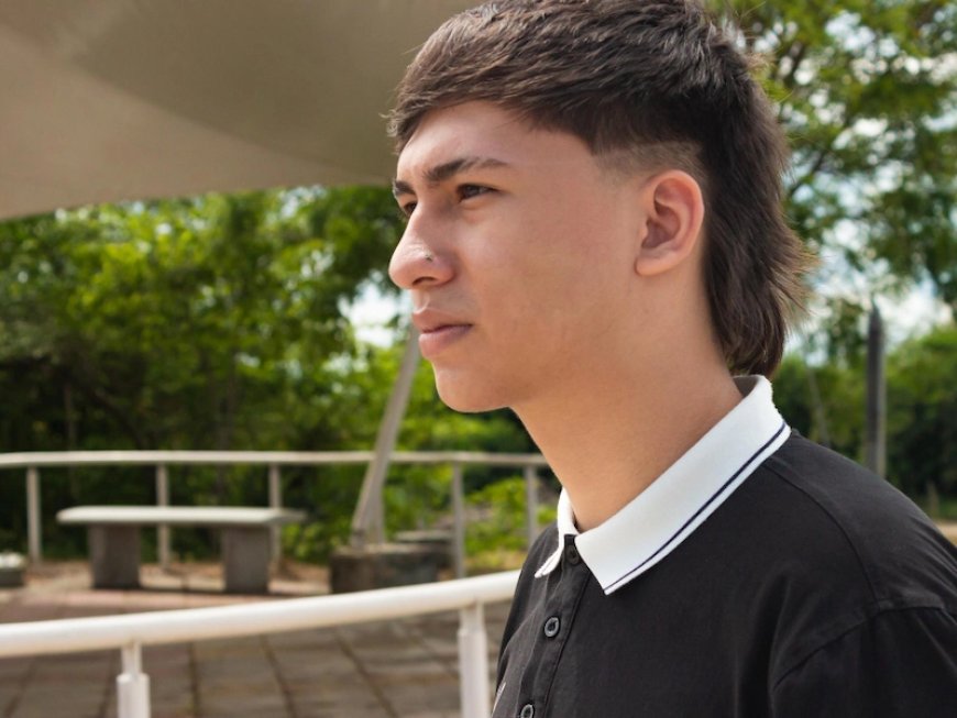 7 Inspirasi Mullet Pendek Rapi Pria, Stylish & Kekinian!