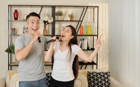 15 Rekomendasi Lagu Enak buat Karaoke, Bikin Suasana Seru!