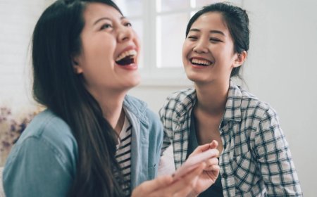 20+ Pantun Penutup Lucu, Bisa untuk Presentasi dan Pidato!